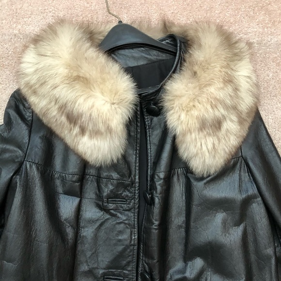 Authentic Vintage Leather TrenchCoat - Minx collar - Picture 4 of 11